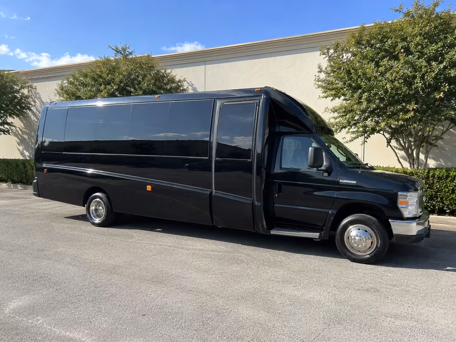party bus rentals for vista prom pre parties and after parties