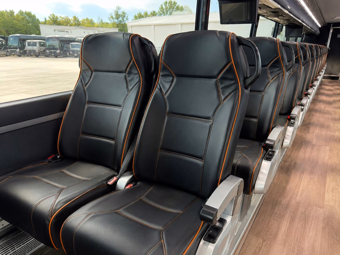 vista charter bus rentals to the san diego convention center